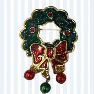 Vintage NEWPRO Enamel Christmas Wreath With Jingle Bells Lapel Pin Brooch 2”